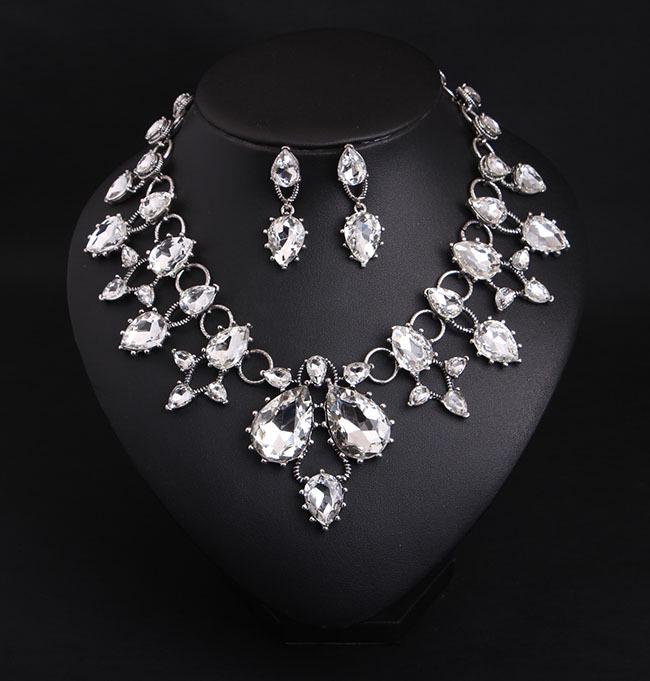 Colier Claviculă Retro European-American cu Gemă de Cristal pentru Femei