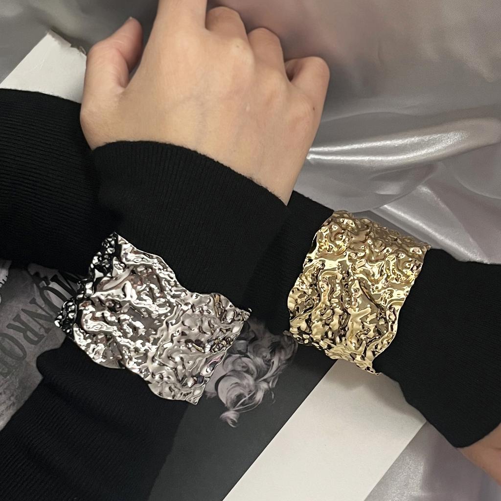 Hip-hop punk style, fashionable and simple, concave-convex metal wide surface ladies' bracelet, versatile for daily casual wear