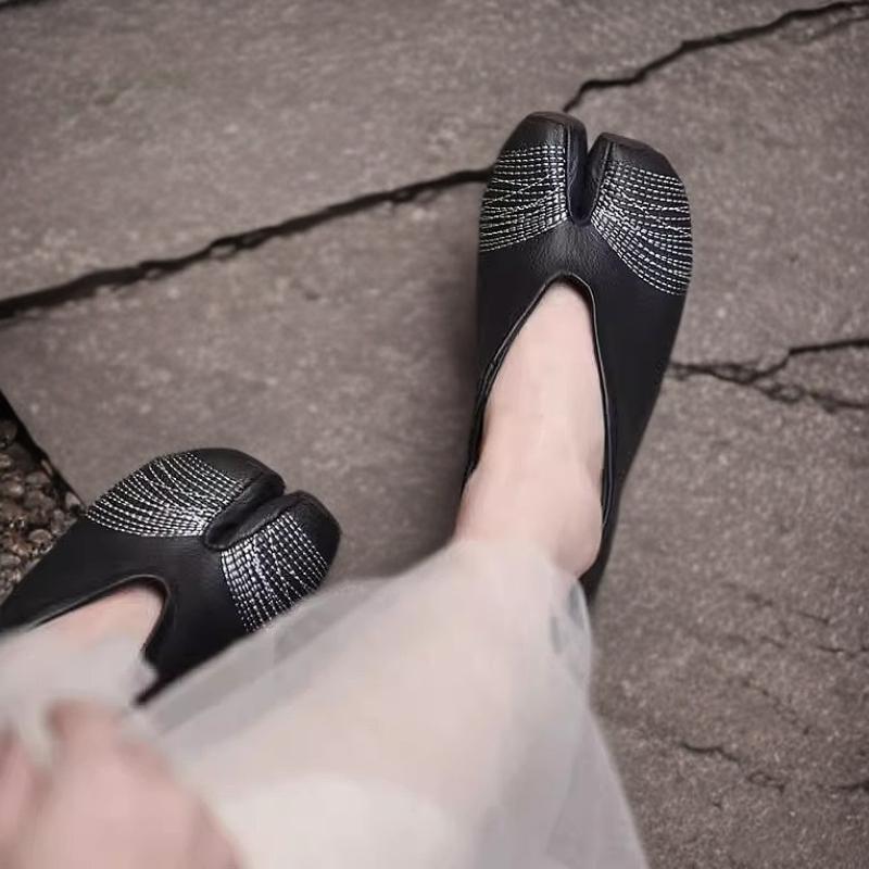 Fashion Women Genuine Leather Tabi Flats Woman Split Toe Pig Hoof Shoes Black Outdoor Walking Loafer Mary Janes Ballet Trainers Footwear