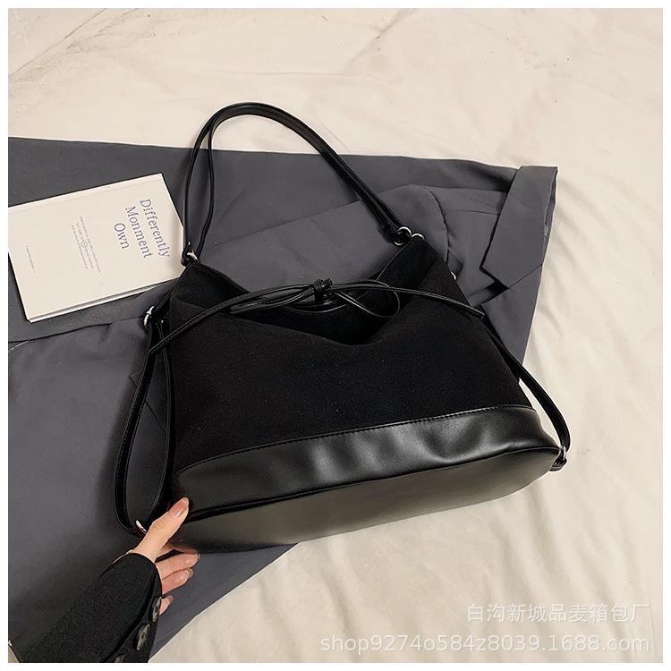 Large Capacity Bow Backpack Women's 2025 New Retro Commuter Shoulder Bag Matte Messenger Tote Bag Tide