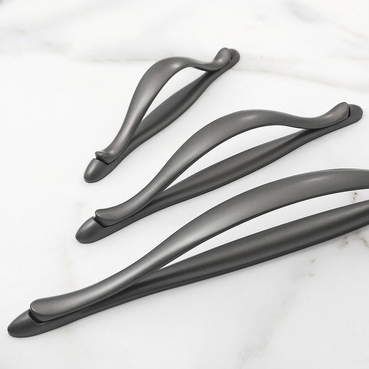 Modern Solid Zinc Alloy Cabinet Door Curve Handle Black Wardrobe Drawer Cabinet Arc Handles