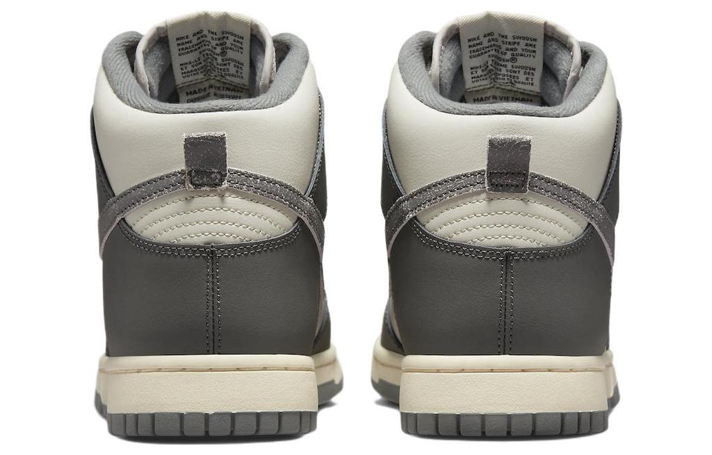 Nike Dunk High Se 'Light Bone' DM0582-001