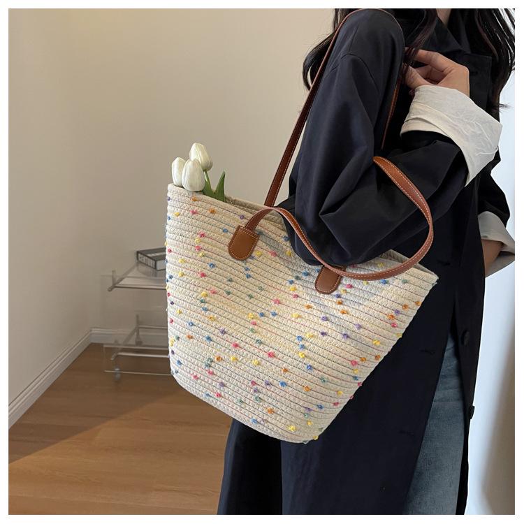 2024 Spring Women's Wool Knit Bucket Bag: Retro Pastoral Style Straw Shoulder Bag