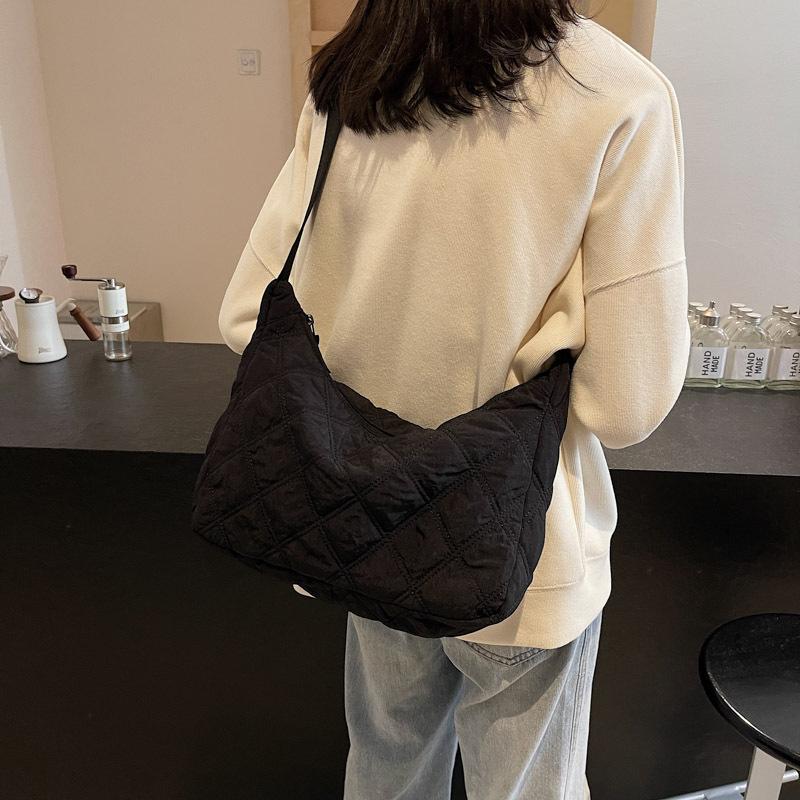 Women's Bag 2025 New Casual Shoulder Bag Embroidery Thread Rhombus Down Cotton Clothing Bag Women's Dumpling Messenger Bag