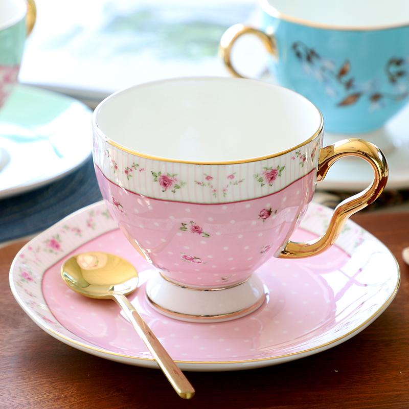 Floral Pattern Coffee Cup with Golden Handle, Light Luxury Bone China Cup Saucers and Spoon, Gold Trim Ceramic Teacup Exquisite Tea Sets,200ml