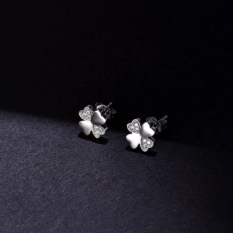 Anti-allergic Four-leaf Clover Earrings Floral Diamond-set Fashionable Flowers Full Diamond Earring Decoration