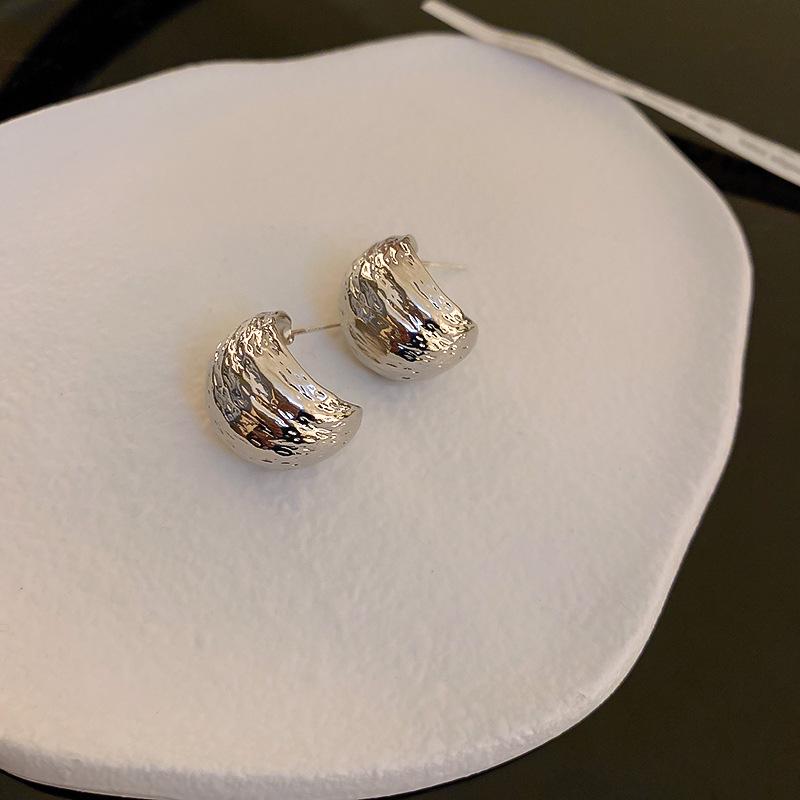 High-End European & American Metal Water Drop Ear Clips - No Piercing, Cool Autumn/Winter Style