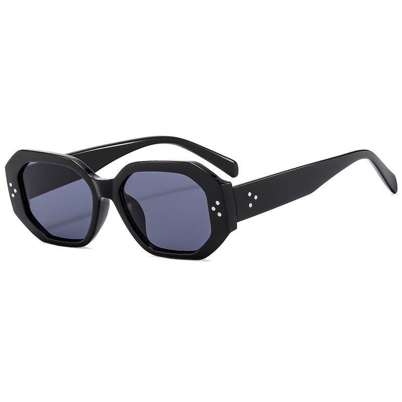 2024 Trendy Unisex Polygon Sunglasses: Fashionable Studded Sun Protection for Beach Vacations