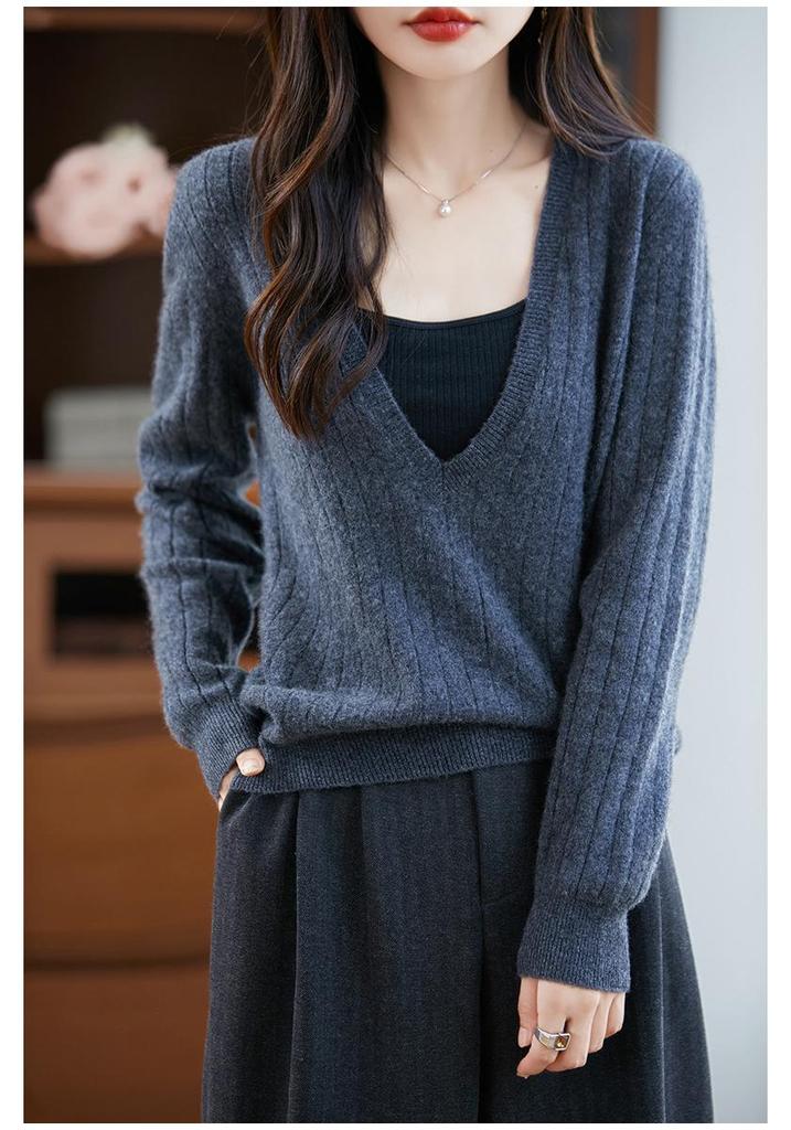 Autumn-Winter V-Neck Pure Wool Pullover: Women's Soft, Skin-Friendly Cashmere Knit Sweater.