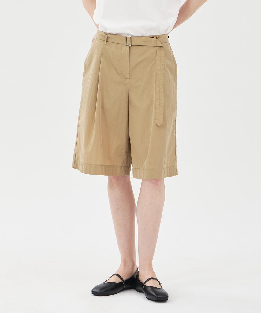 Pin Black Belted Single-Pleat Bermuda Pants Khaki
