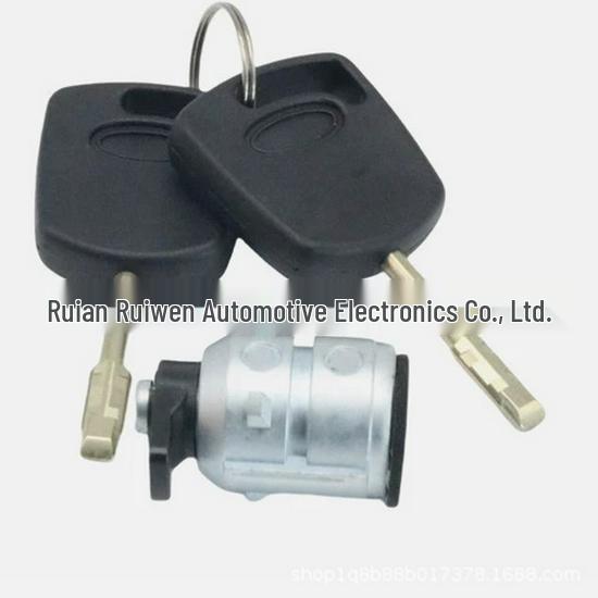 2S6Z-5828624-A: Compatibil cu seturi de cilindri pentru încuietoarea ușii Ford Fusion 2002-2012.