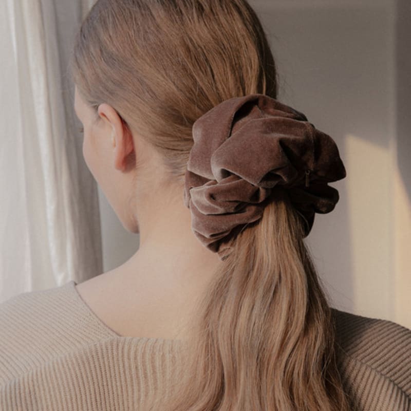 

Jean Paul Clarisse Big Velvet Scrunchie JP-22-200S brown