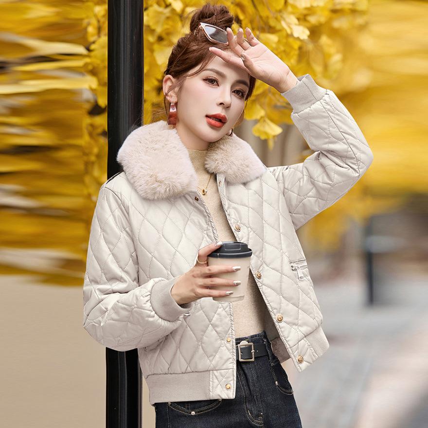 Big fur collar, velvet leather jacket, locomotive jacket, women's winter temperament design sense, thickened warm cotton clothes, cotton clothes