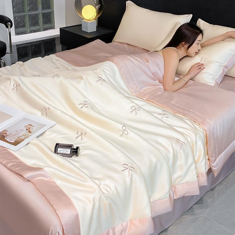 new class A soybean fiber Xia Liang quilt air conditioner quilt single double machine washable summer four-piece thin quilt