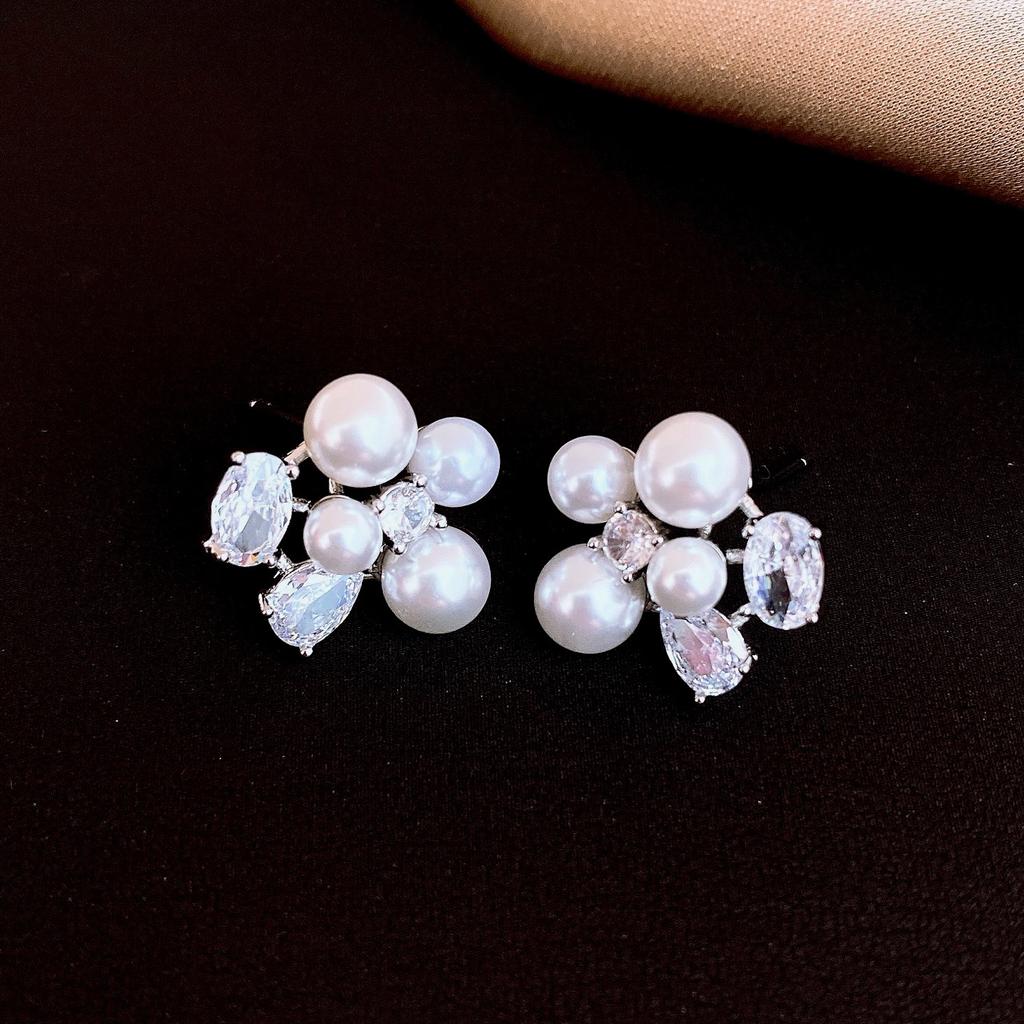 French Retro Zircon Flower Pearl Stud Earrings Light Luxury Versatile Earrings Elegant Earrings Women