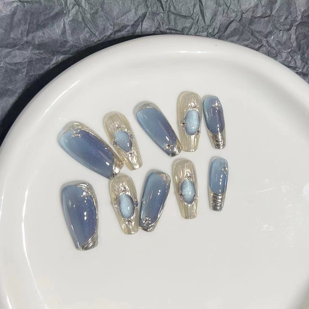 

Ношение брони Чистый ручной работы Маникюр Готовый Накладной ноготь Патч Синяя лампочка Кошачий глаз Бучела Medium M