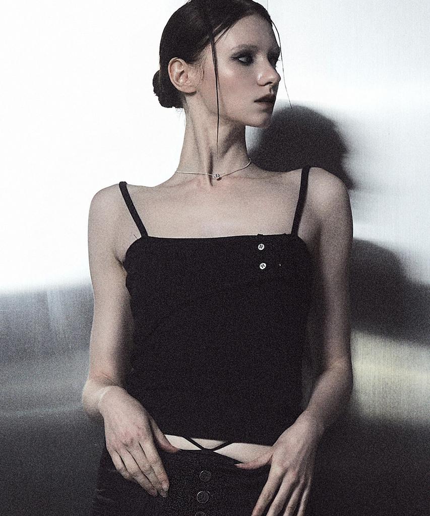 Kobeteu Hex Loop Button Sleeveless [Black]