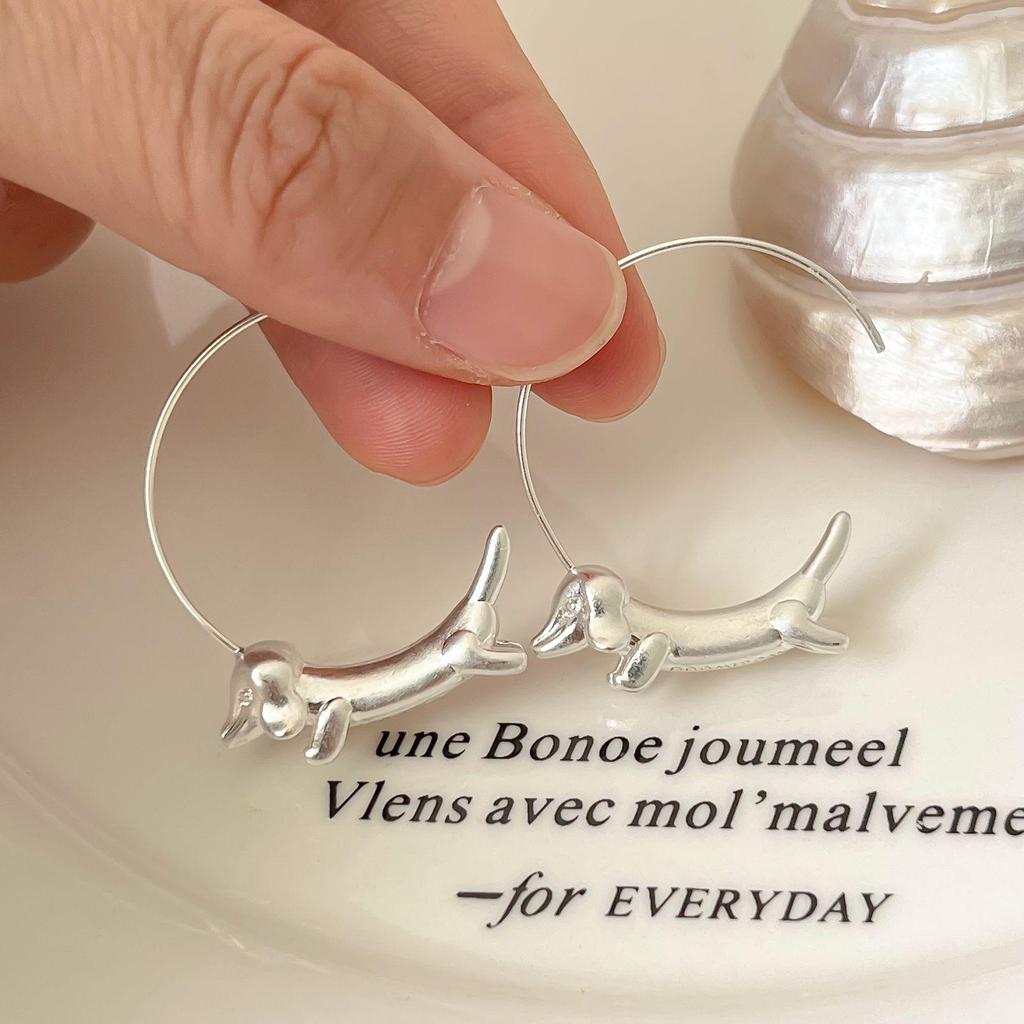 Niche Design Dachshund Hoop Earrings: Matte Saturn Metal Hooks, Women's Cute Fashion Accessory