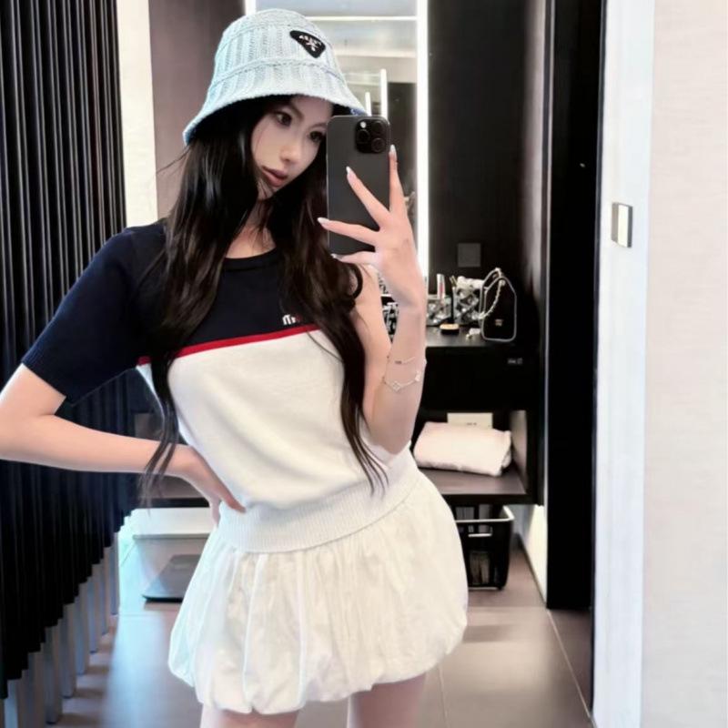 Miu Style High-Quality Embroidered Color-Block Knit Short-Sleeve Top for Summer 2026 - Simple, Casual, and Versatile for Trendy Girls