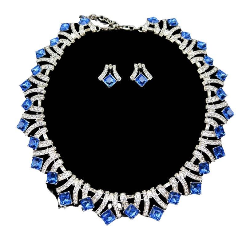 Vintage Heavy Industry Palace Style Fashionable Elegant Exquisite Versatile K9 Geometric Necklace Earnail Set