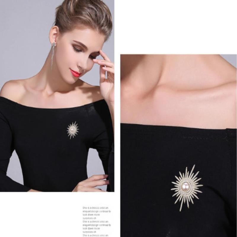 Gold Tone Sunburst Brooch Sparkly Rhinestones Faux Pearl Center 1Pcs Fashion Lapel Pin for Women Daily Wear Jacket Sweater Accessory