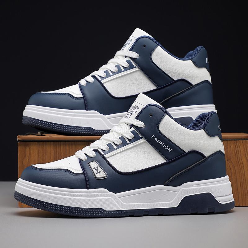 New Men's Classic Four Seasons Fashion Middle Top Skateboarding Shoes Comfortable Soft Sole Sneakers