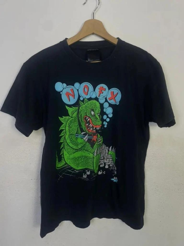 Stylish Black Cotton T-Shirt Commemorating NOFX Final Shows 1983-2024 with Skull and Band Logo Print Graphic T-Shirt