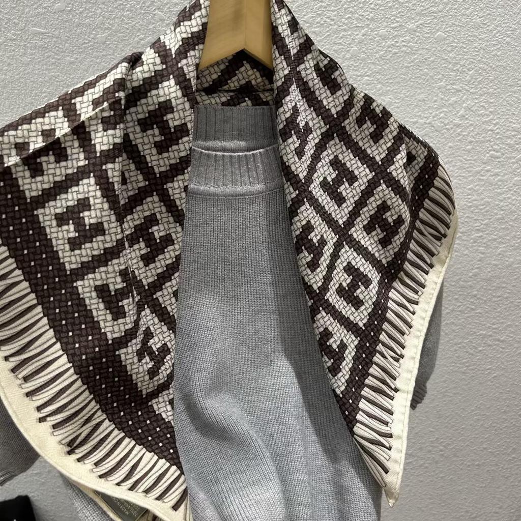 Double-Sided Silk Wool Scarf Women'S Autumn And Winter Silk Wool 70 Square Scarf Warm Dual-Purpose Women'S Versatile Temperament Air Conditioner Neck