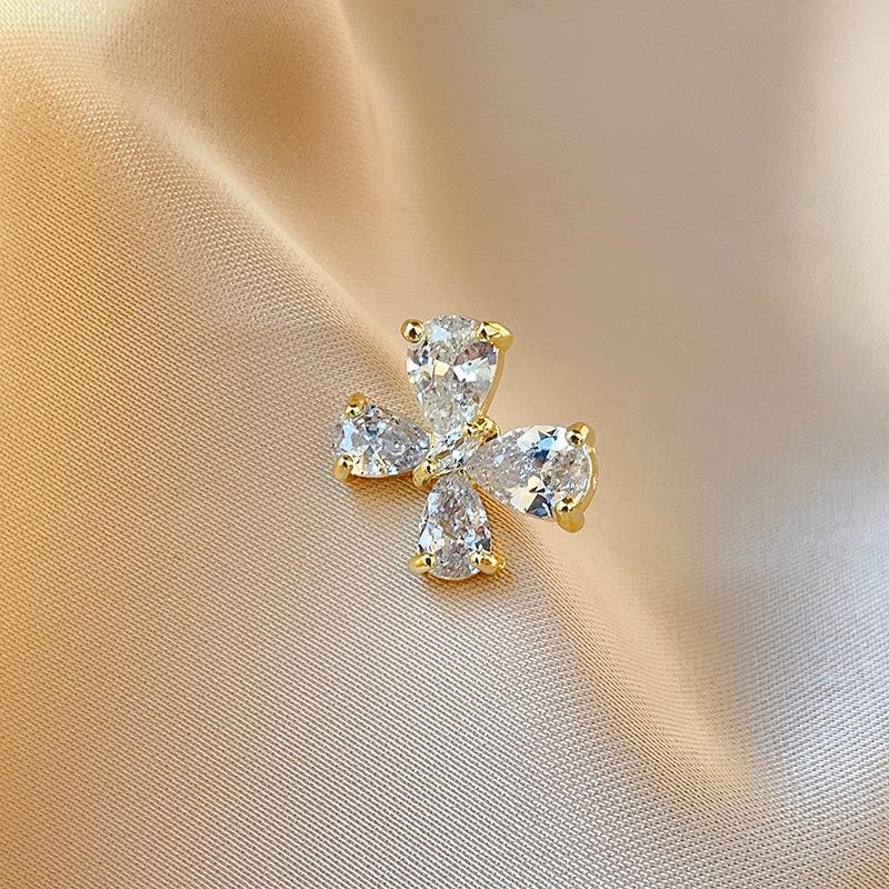 Snowflake & Butterfly Zircon Brooch with Freshwater Pearl for Women's Korean Style Suit Coat