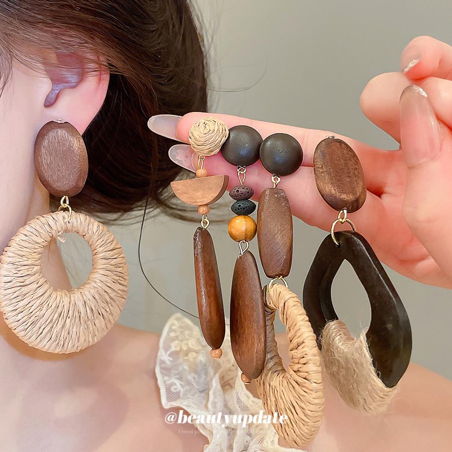 Silver Needle Wooden Raffia Oval Earrings: Ethnic Style, Retro Elegance, Unique Personality for Women.