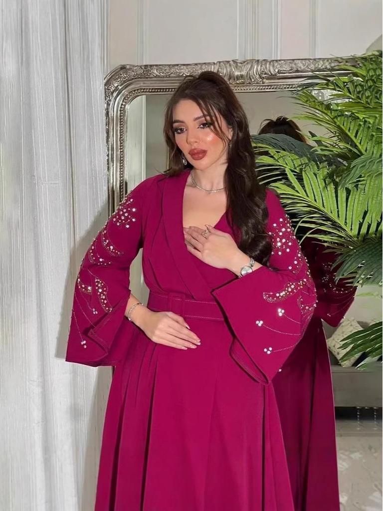 2024 Herbst Strassgürtelkleid Robe für Frauen aus dem Nahen Osten