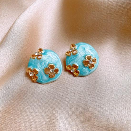 Elegant French Retro Flower Earrings: Luxurious Literary Studs