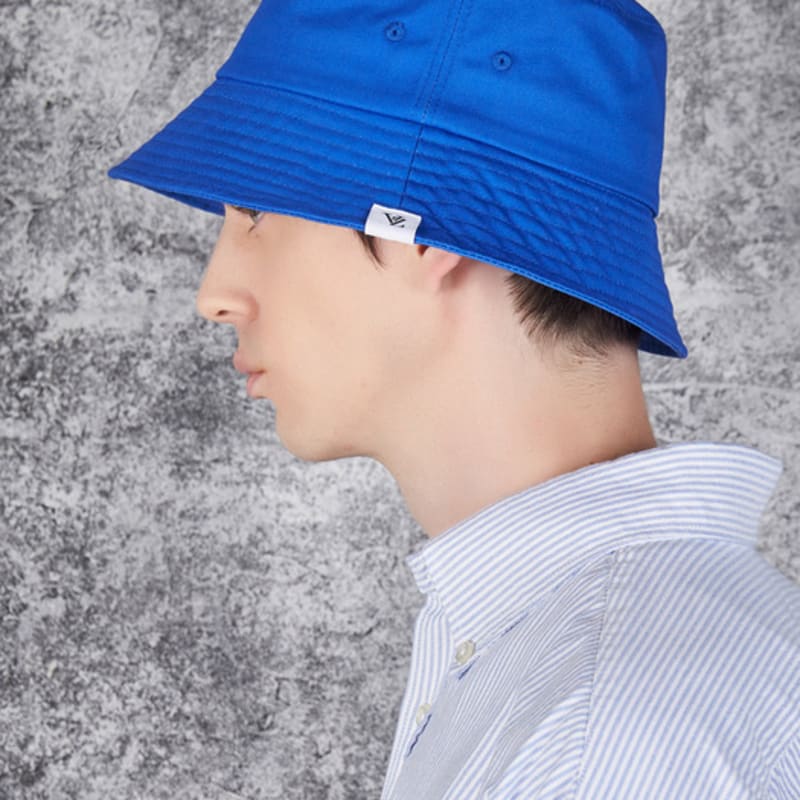 VARZAR Monogram Label Color Bucket Hat Blue