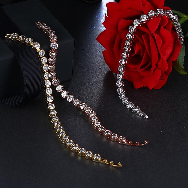 Bracelet Élégant en Zircon Plaqué Or pour Femmes - Mode Européenne et Américaine