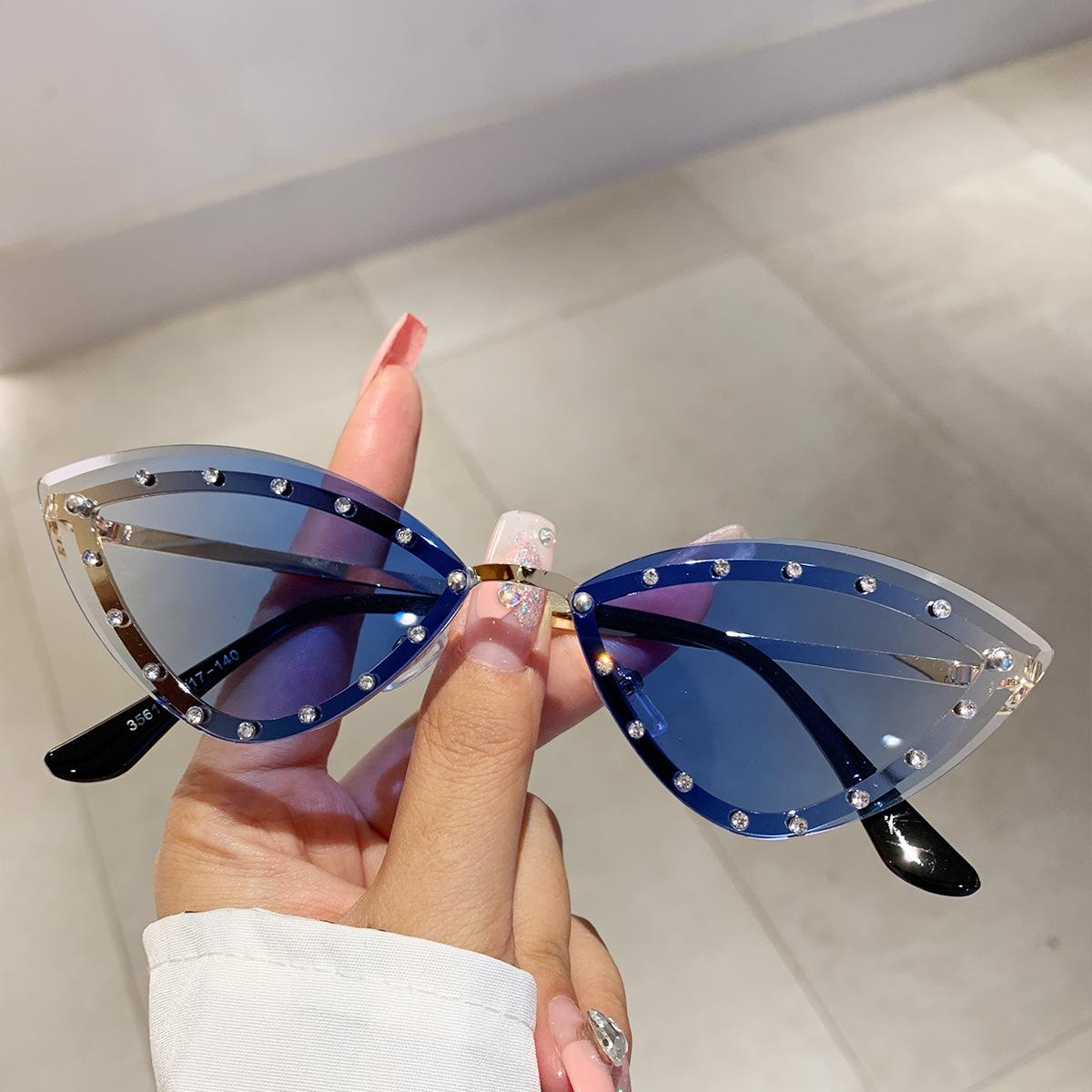 

Retro Punk Luxury Brand Designer Diamond Cat Eye Sunglasses Women Sun Glasses For Female UV400 Trend Rimless Metal Rivet Shade