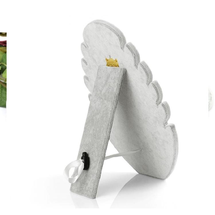 Sophisticated Jewelry Display Rack Enhancing Necklace Appeal for Retailers, Exhibitors, and Home Decors Enthusiasts