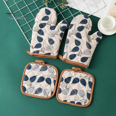 Heat Resistant Oven Mitts And Pot Holders Set Convenient Storage High Heat Resistance Up To 500 Degrees Fahrenheit Non-Slip Grip Kitchen Essential