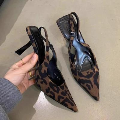 Moda Leopardo Tacones Altos Zapatos Sandalias Mujer Fiesta Puntera Afilada Zapatos de Vestir Zapatillas de Verano Mules de Diseño 2024 Nuevos Salones Femeninos Chanclas