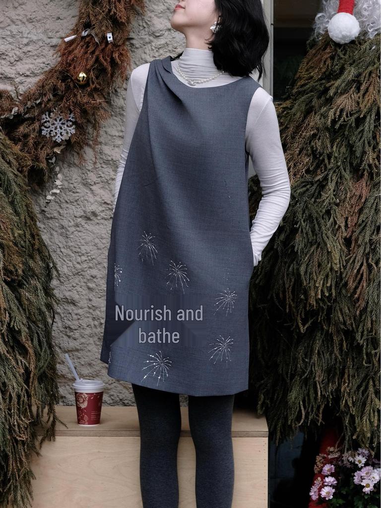 Women's Wool Blend Sleeveless Vest Dress with Firework Embroidery A-line Skirt - Spring Style S1QZ010
