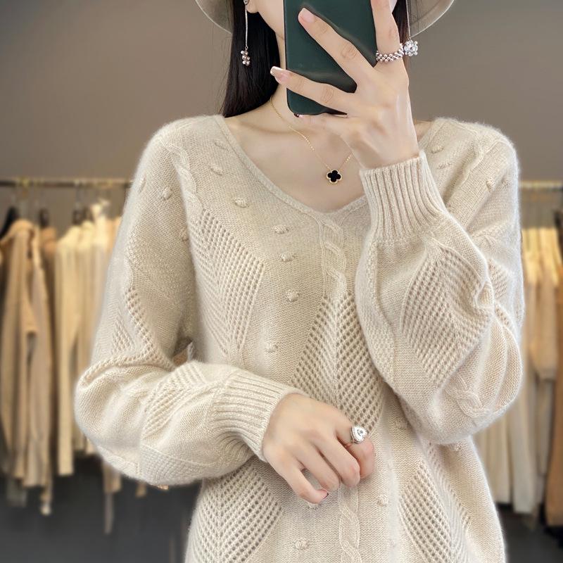 2023 Autumn/Winter Women's V-neck Pure Wool Cashmere Sweater - Loose, Slimming, Fashionable Knitwear Pullover