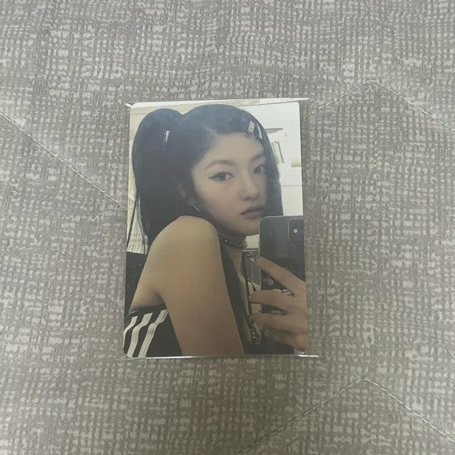 

Бонусная фотокарточка Kiss Of Life Sky Rockfish