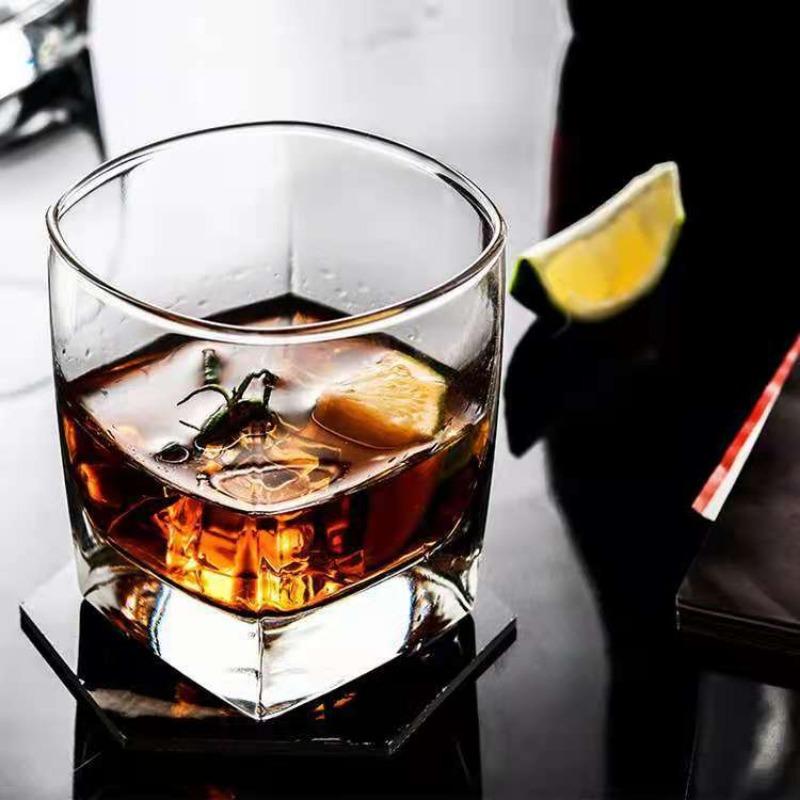 1/2/4 Stück Set 235ml/8.1oz Glasbecher mit dickem Boden Exquisites Glas Quadratischer Whiskey-Becher Verdickte Becher Großhandel Quadratischer Glasbecher