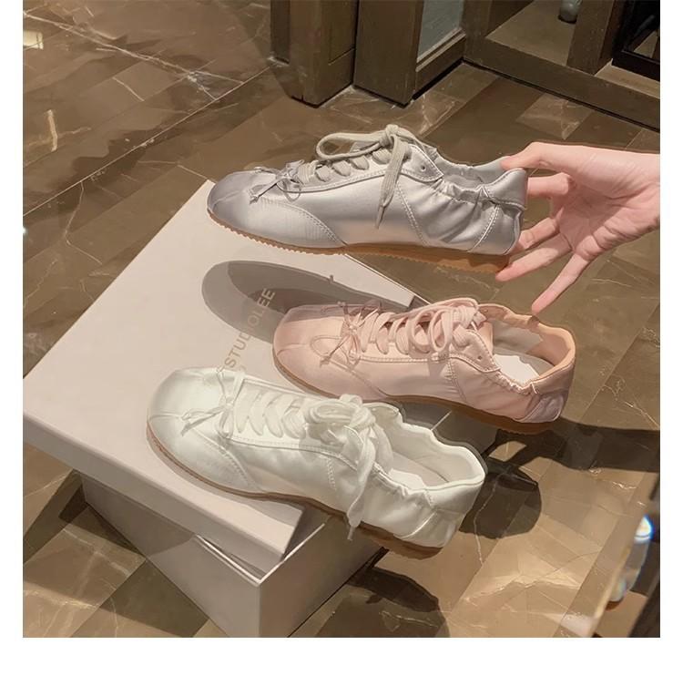 Sheepskin version~ Grape mother has the same ballet style, sweet girl, round head satin sports board shoes, bow, casual moral training