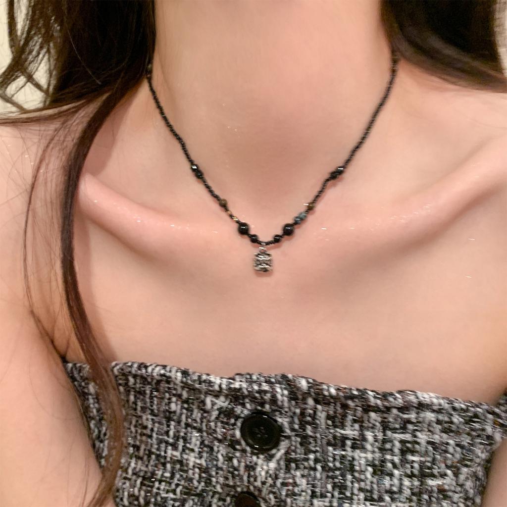 New Chinese Style Black Lion Necklace Women's Sweater Chain Fashionable Cool Luxury Minimalist Retro Titanium Steel Pendant