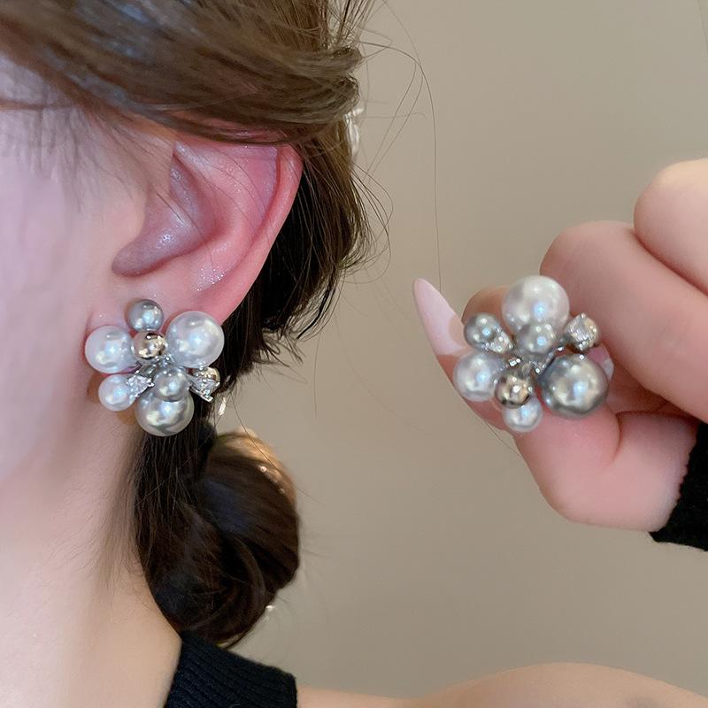 Cold wind super flash zircon snowflake fireworks stud earrings temperament versatile earrings earrings