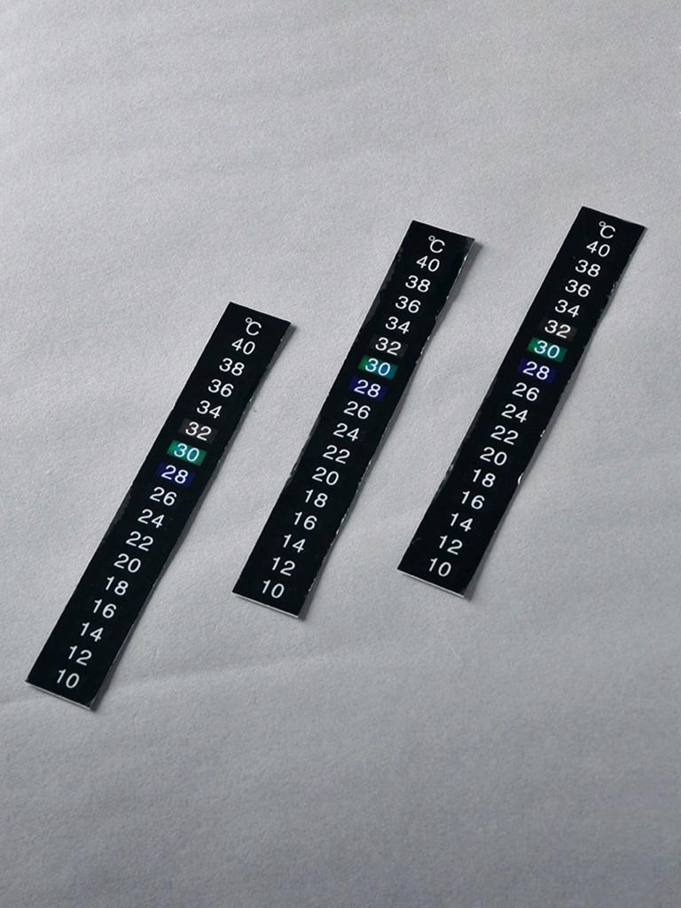 1pc-Accurate and easy to read aquarium thermometer stickers - perfect for monitoring water temperature in fish tanks