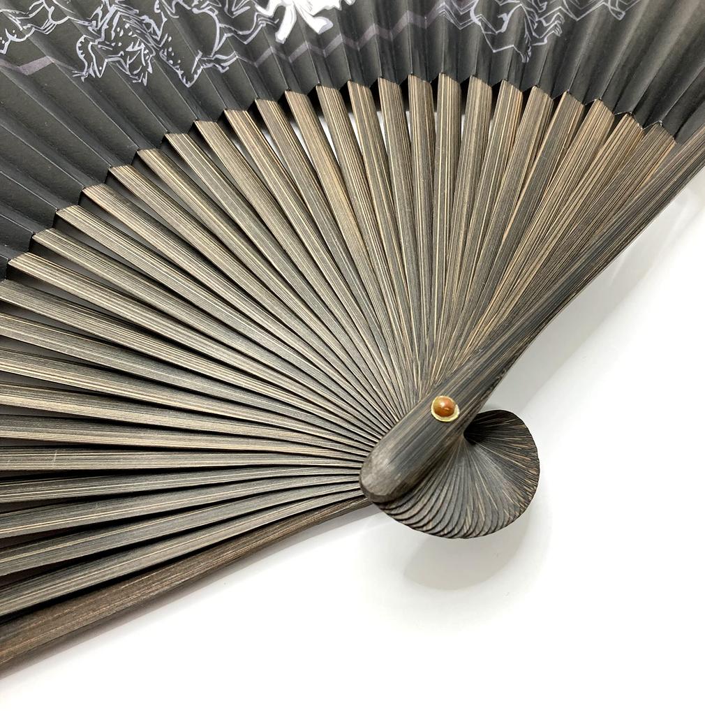 Folding Choju Jinbutsu Giga Paper Fan with Fan Silk Frog and Rabbit Black [Hanakanzashi] Men's Fan, (Choju-giga Paintings) Design, Bag, 22cm, Print,