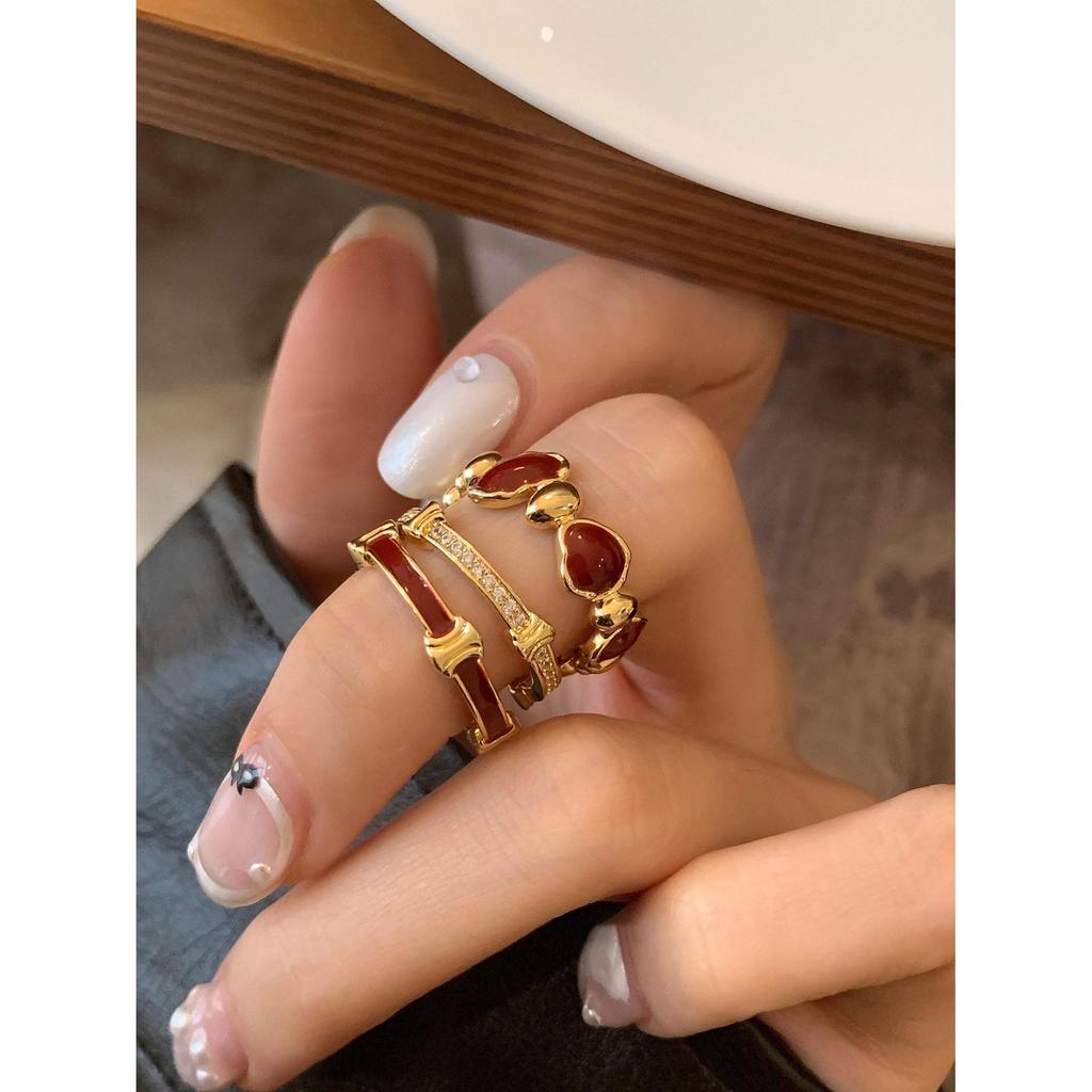 Elegant Red Zircon Ring: Retro, High-End Design for Women