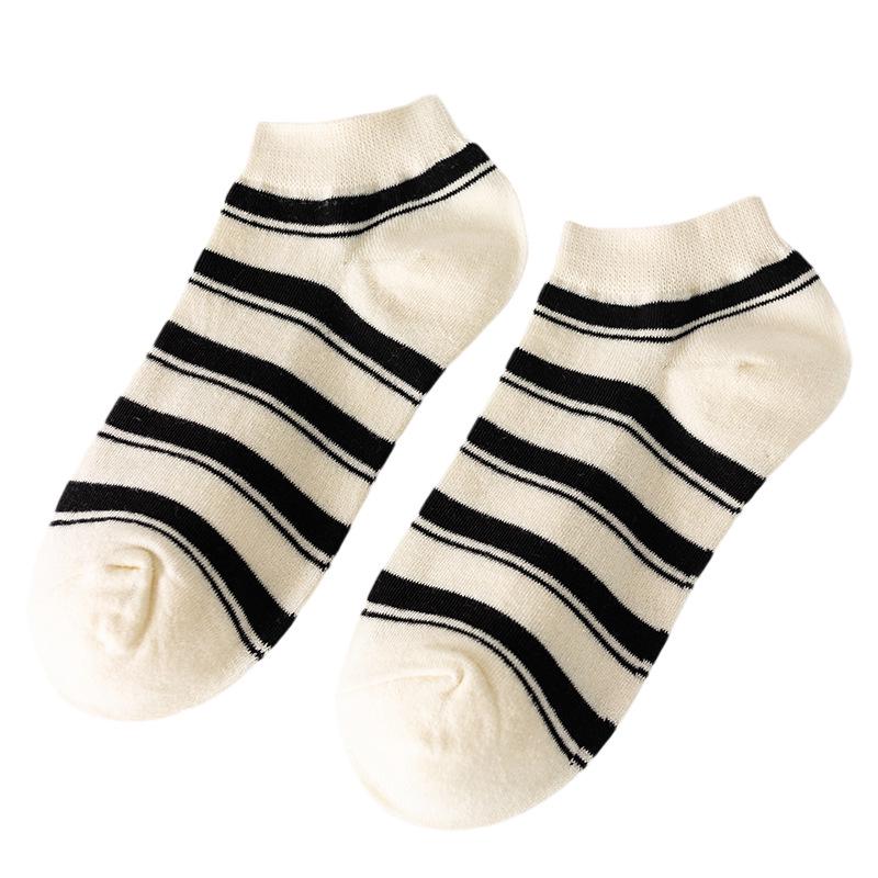 Women's Black Smiley Face Low-Cut Boat Socks - Summer Thin & Breathable Cartoon Design