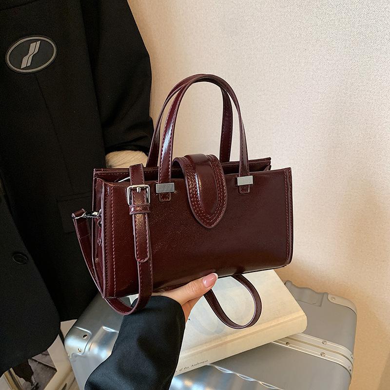 Women's Simple Temperament Handbag 2025 Summer New Versatile Small Square Bag High-end Commuter Shoulder Messenger Bag